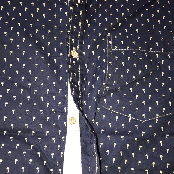 button up shirt - Picture 2 of 3